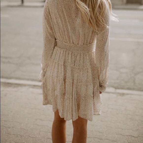 Saints & Hearts NWT long sleeve ruffle dress - Picture 2 of 4